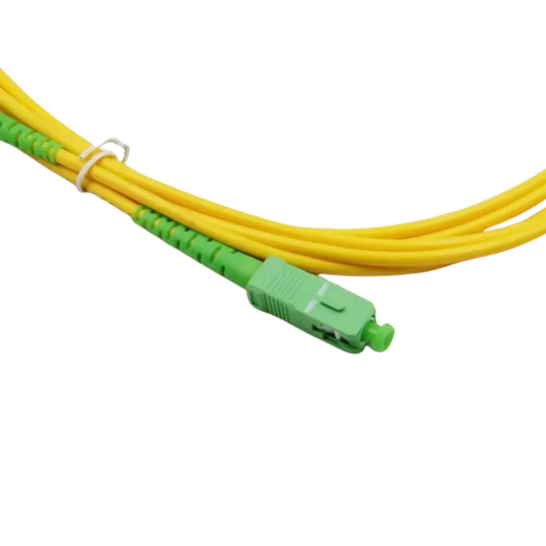 Câble de connexion en fibre optique renforcé pour des performances optimales dans les réseaux de télécommunications 