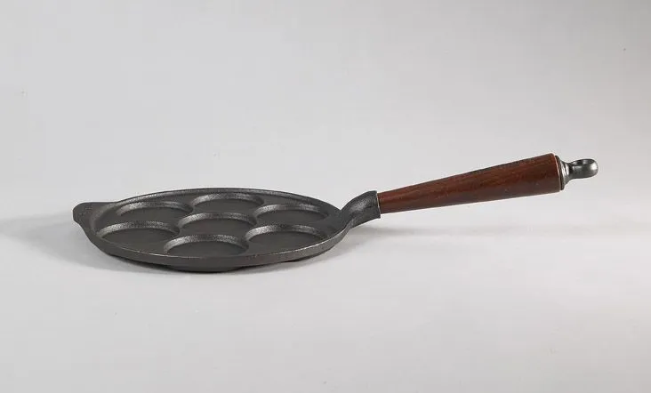 Poêle blinis 23 cm - 7 moules ronds - Poignée hêtre