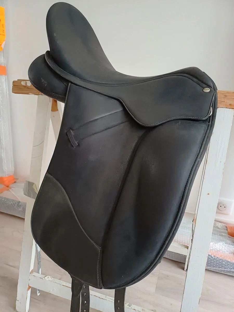 Selle dressage wintec isabell werth 17"